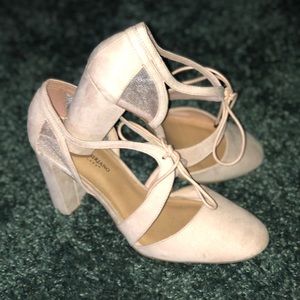 Gorgeous blush pumps